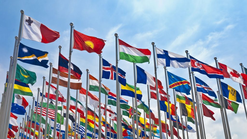 Países en inglés con sus banderas
