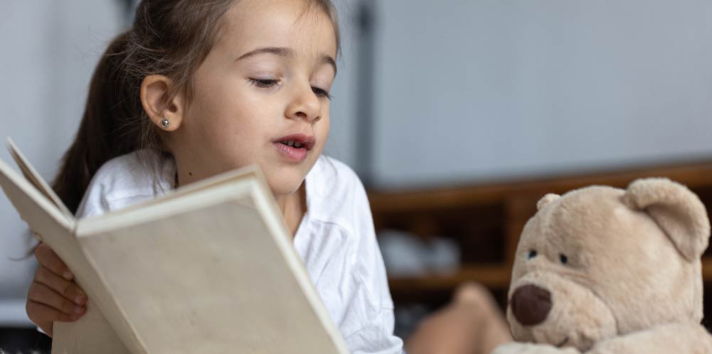 Niños jugando y aprendiendo vocabulario en inglés con English4Kids