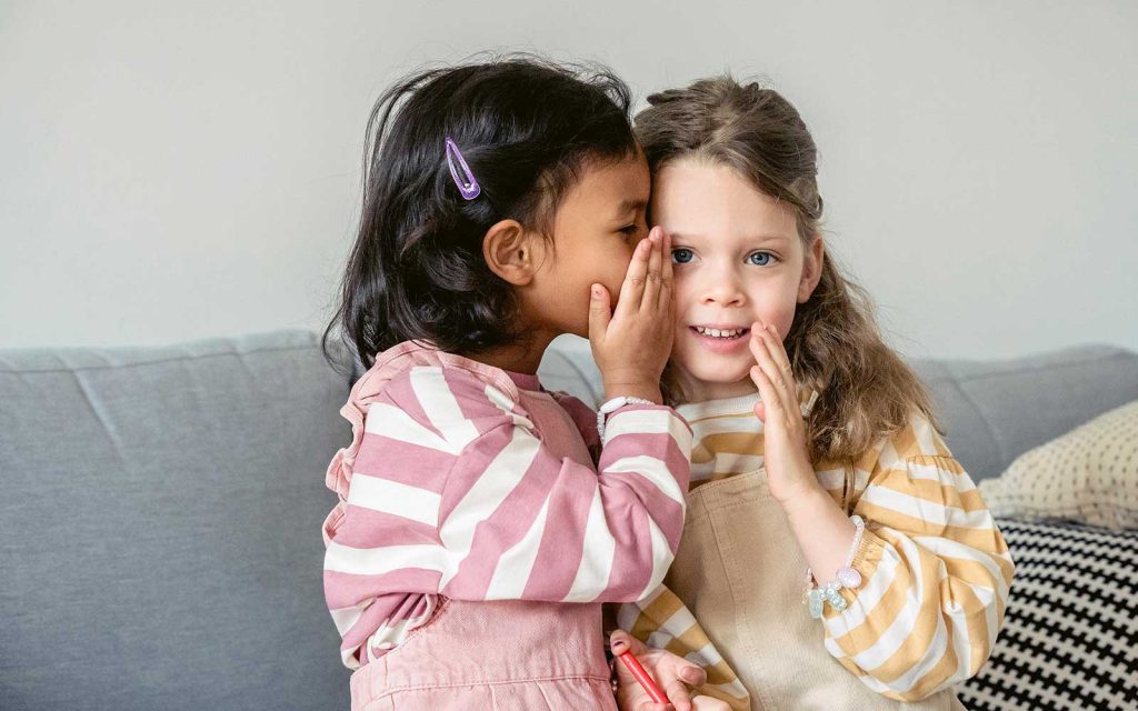¿Cómo mejorar la habilidad de escuchar en inglés? - English4Kids
