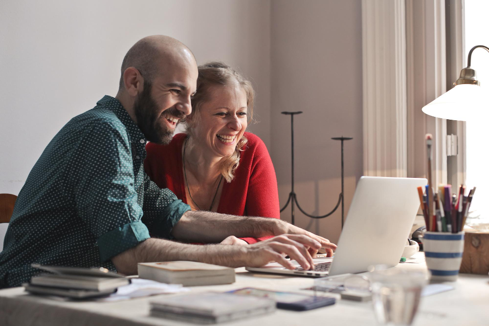 Miles de adultos están aprendiendo inglés fluido con English4Adults