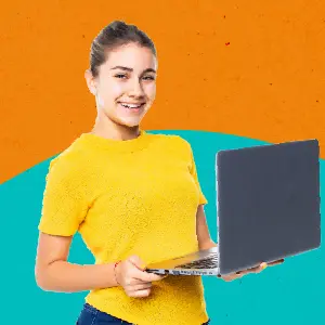Adolescente tomando su clase de inglés en línea con English4Kids