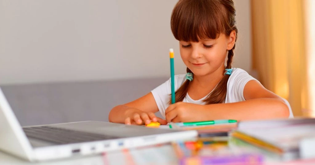 girl pencil - English4Kids